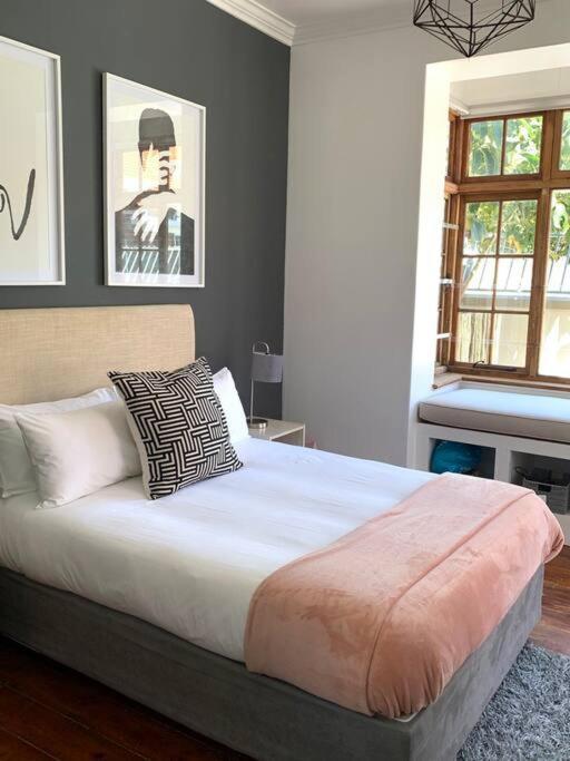 1-Bedroom Sea Point Gem - Perfect Location! Kaapstad Buitenkant foto