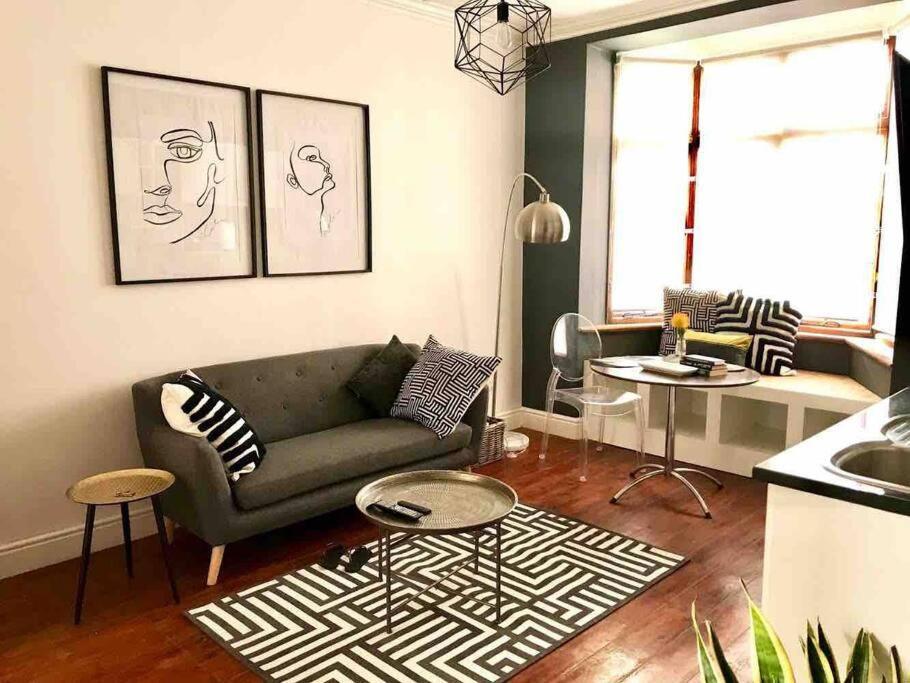 1-Bedroom Sea Point Gem - Perfect Location! Kaapstad Buitenkant foto